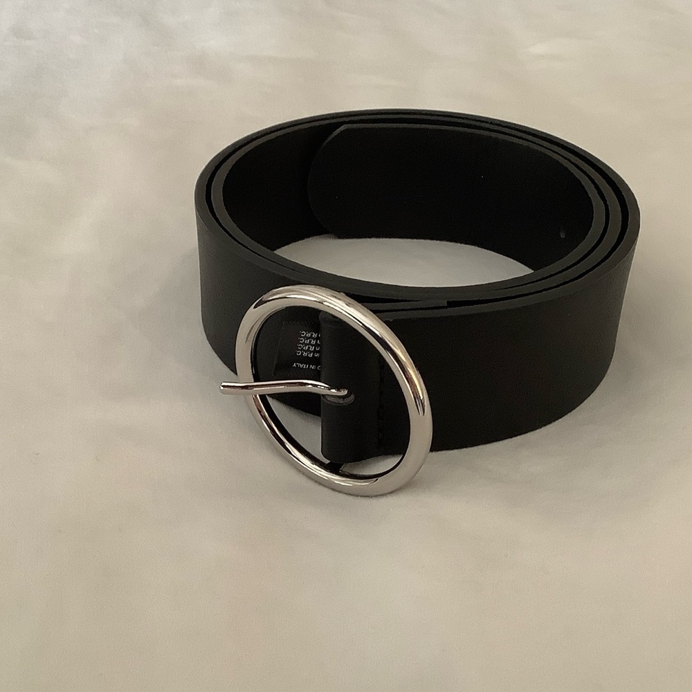 Brandy Melville Black Belt with Silver Ring Buckle OSFA